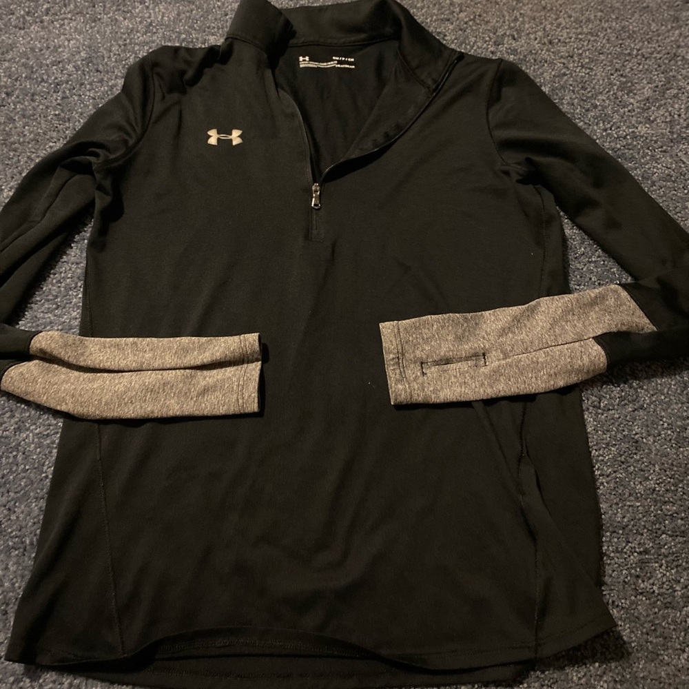 Under armour womens pullover size small